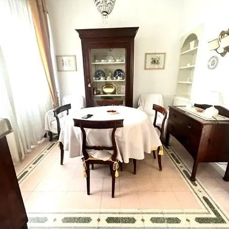 Casa A Con Vista Colline E Alpi Apuane Holiday home Viareggio